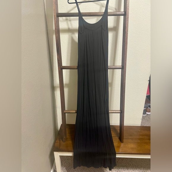 Tobi Black Maxi Dress with Slit - Picture 2 of 4
